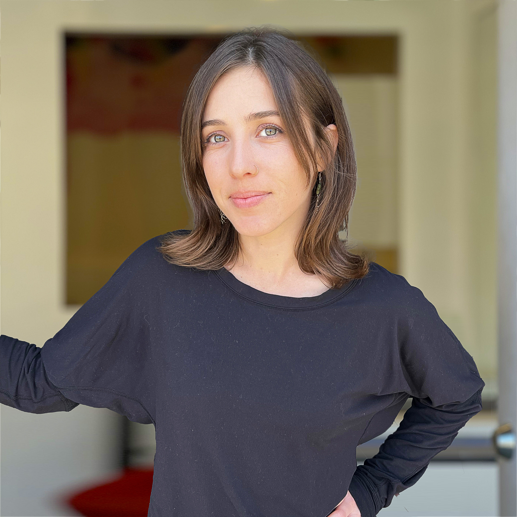 Associate Stylist : Emily